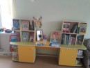 Центр книги. В центре имеется художественная литература по возрасту и потребностям детей.
