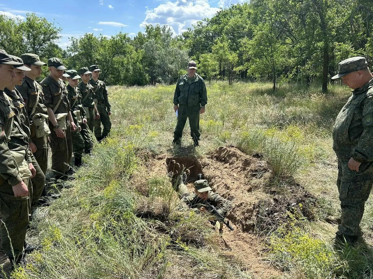 Прицел из окопа.