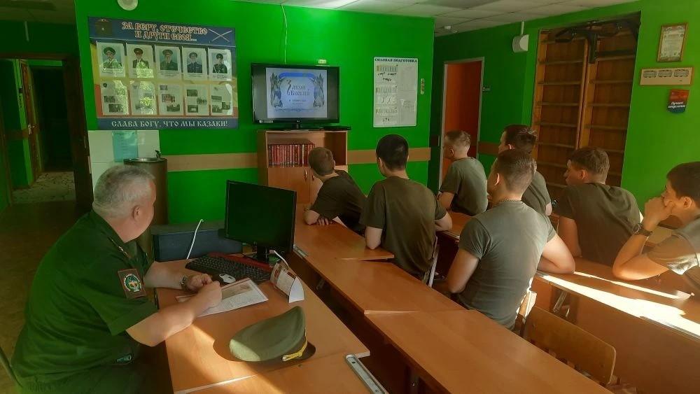 Кадеты в учебном классе