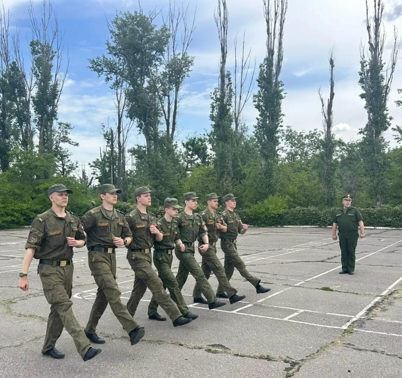 кадеты на плацу