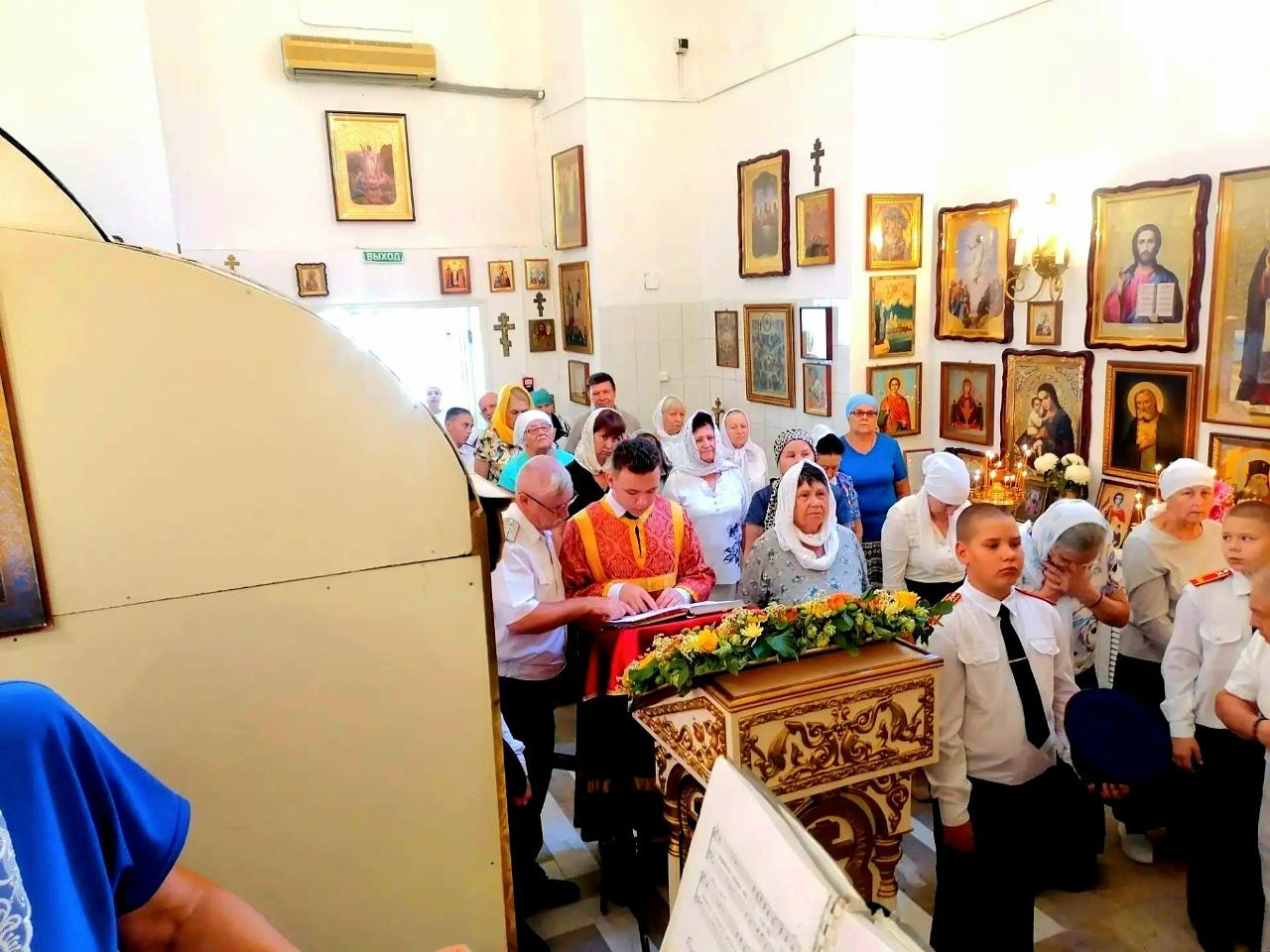 Кадеты в Храме
