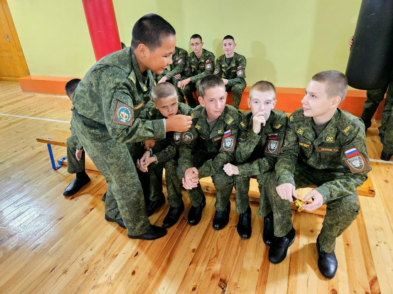 кадеты на занятии