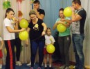 надувание шариков забавное соревнование для участия всей семьи