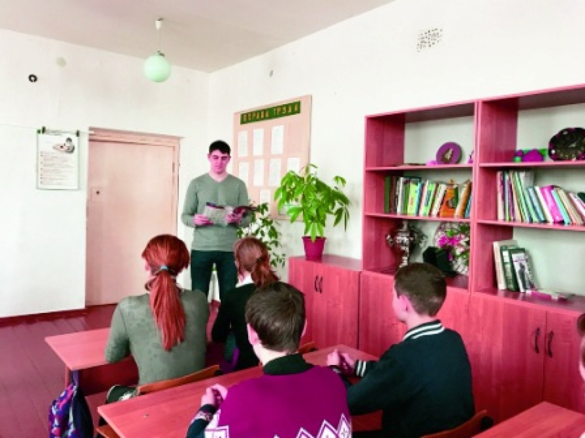 Встреча учащихся школы с курсантом Встреча учащихся школы с курсантом военного училища Смирновым Григорием