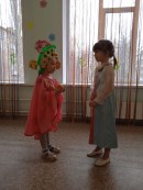 Встреча с яблонькой Встретилась ей яблонька