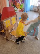 Побег Видит Маша братец один сидит, схватила его и бежать