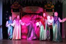 Новогодний спектакль "Переполох в царстве царя Гороха" Новогодний спектакль "Переполох в царстве царя Гороха"