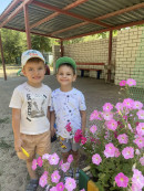 Счастливые летние денечки Среди цветов