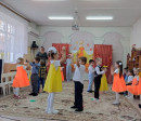 Веселый осенний танец старшая группа
