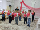 Танец для мамы старшая группа