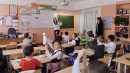 ученики выполняют задания выполнение заданий на раздаточных листах.