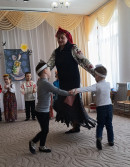 Я- Баба-Яга. Весеннее развлечение по сказке "Гуси- лебеди" в своей группе (2025 г.)