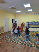 Занятие в младшей группе Занятие в младшей группе с Зайчиком и мыльными пузырями (муз.руководитель Лобачева Л.И.)