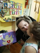 Районная акция "Берегите маму!" Воспитанники ДОУ раздают своим мамам сердечко.