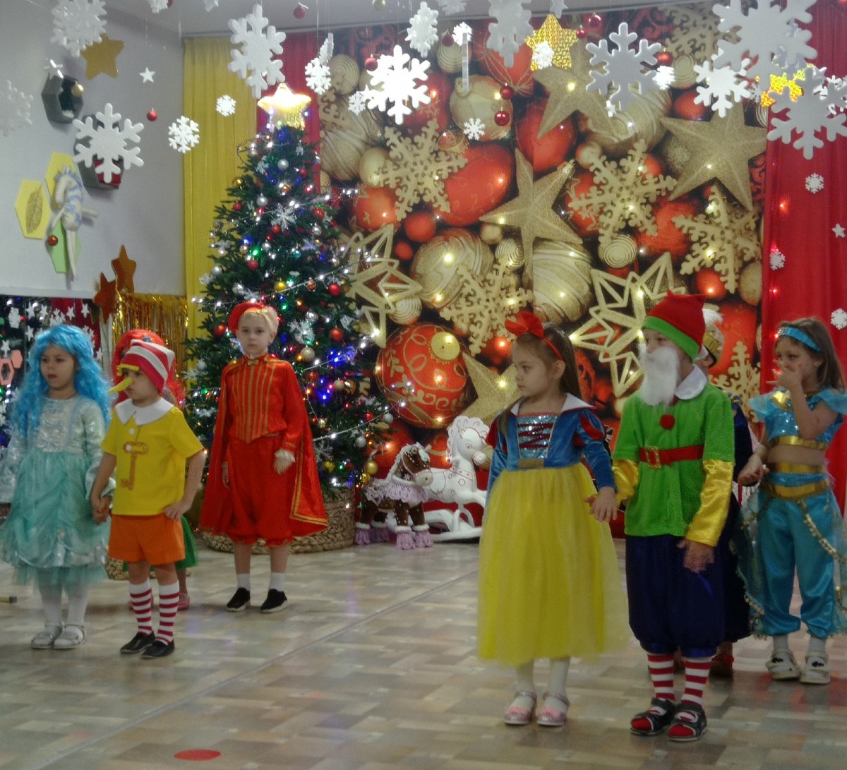 НОВЫЙ ГОД К НАМ МЧИТСЯ!