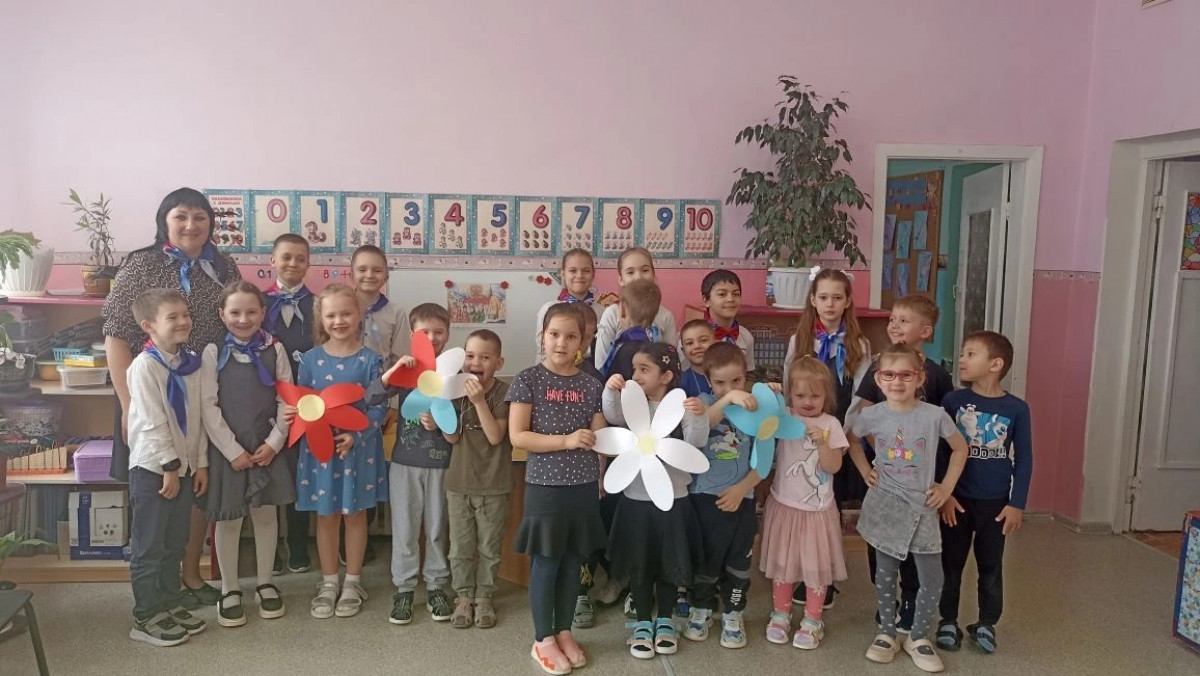 "Орлята-дошколятам России"