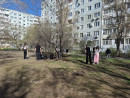 весенняя уборка учащиеся вышли на участок