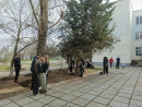 весенняя уборка учащиеся вышли на участок