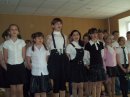 Песню "День Победы" исполняет 6 класс 