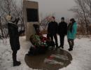 Возложение цветов Учащиеся девятых и десятых классов возложили цветы к памятнику в п. Татьянка.