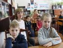 9 Воспитанники подготовительной к школе группы в библиотеке № 10