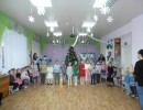 Рождество пришло Дети поют Рождественскую песню.
