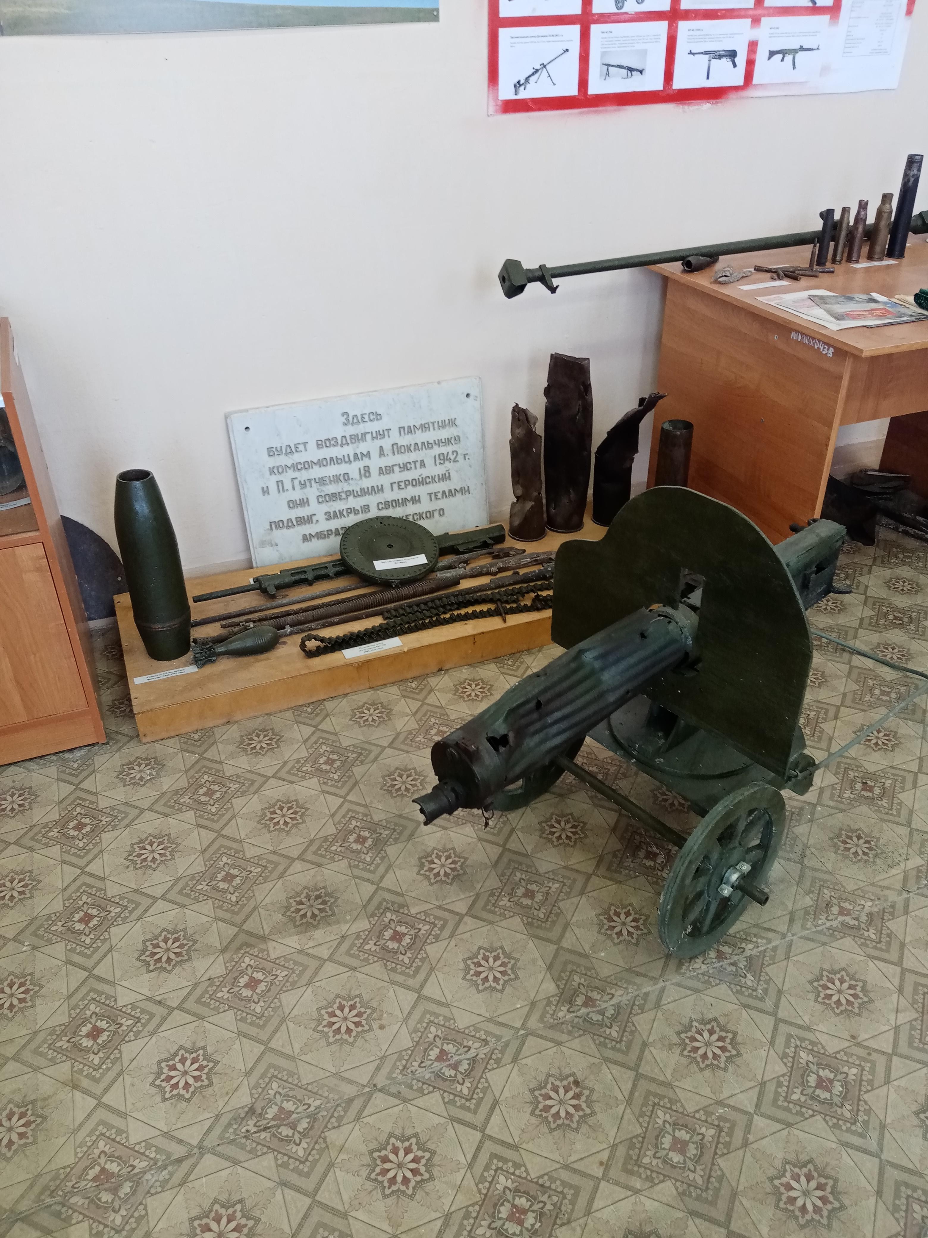 Экспозиция фрагментов оружия найденного в окрестностях Клетской.jpg