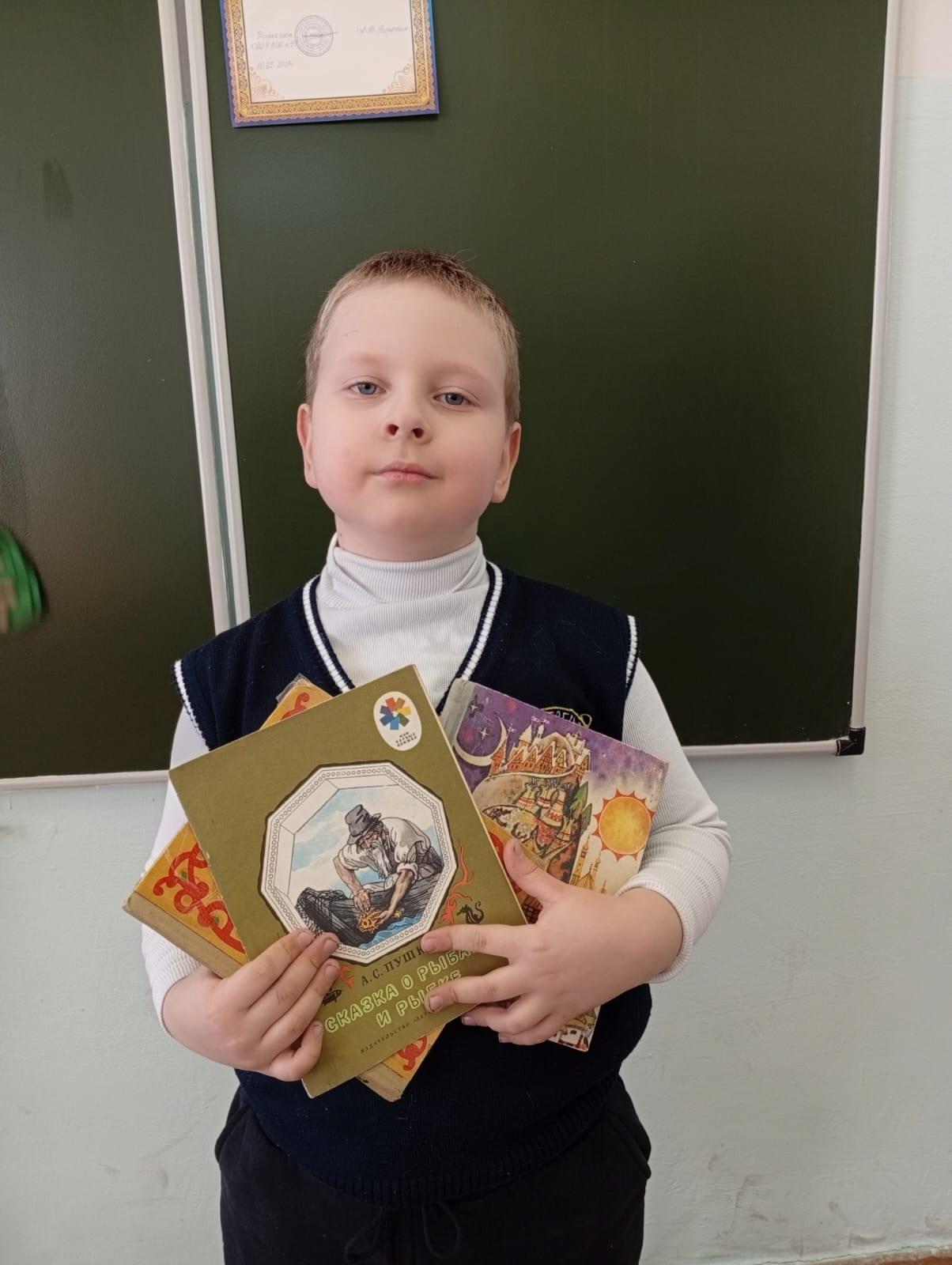  Всероссийская акция «Открывая книгу», посвященная Международному дню книгодарения.