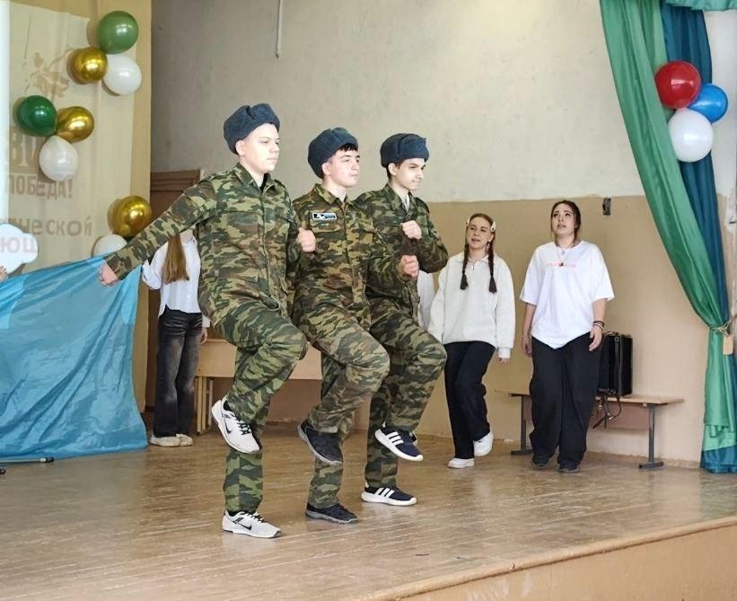 Конкурс инсценированной патриотической песни "Катюша"