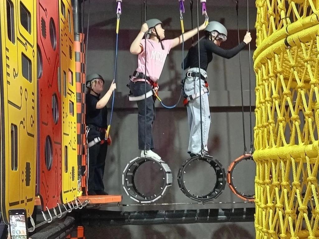 Ребята на тропе заданий