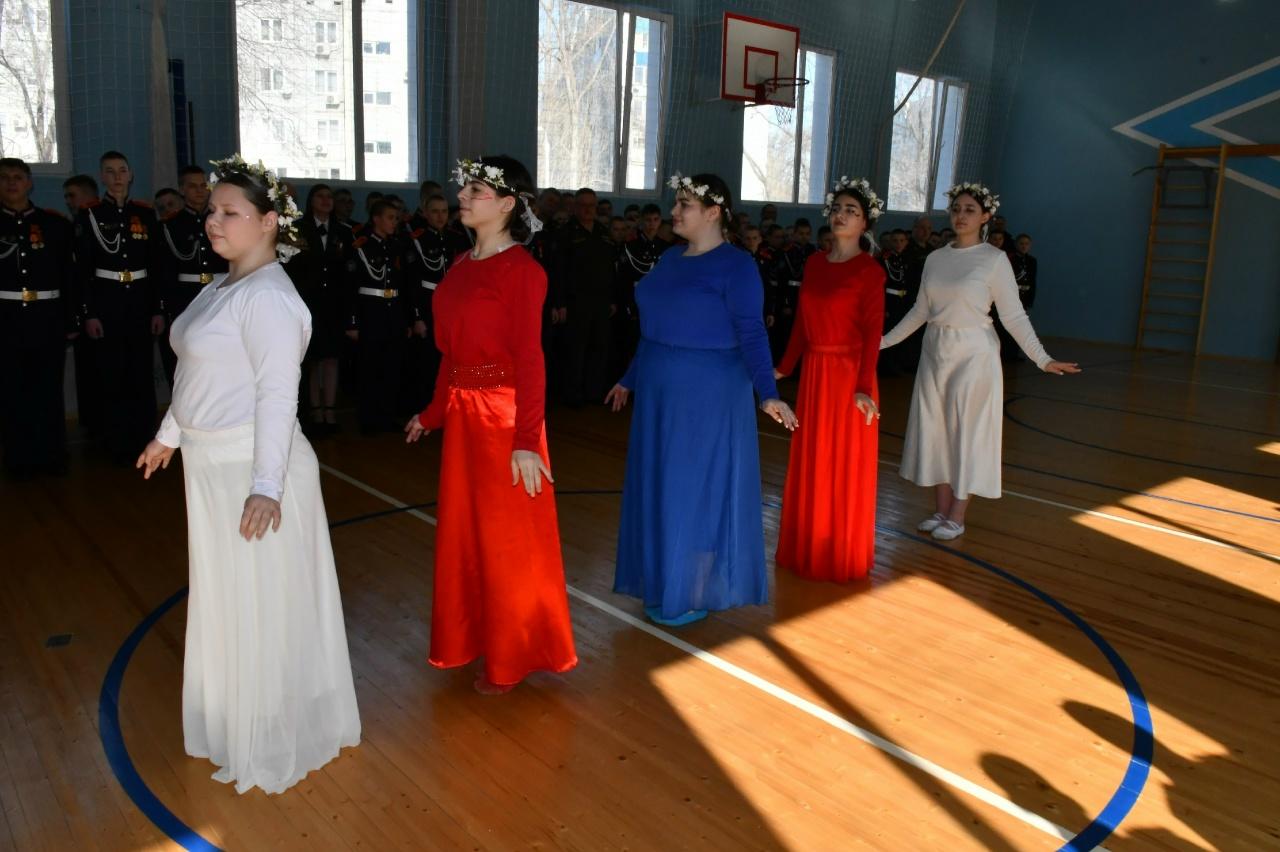 танец девочек