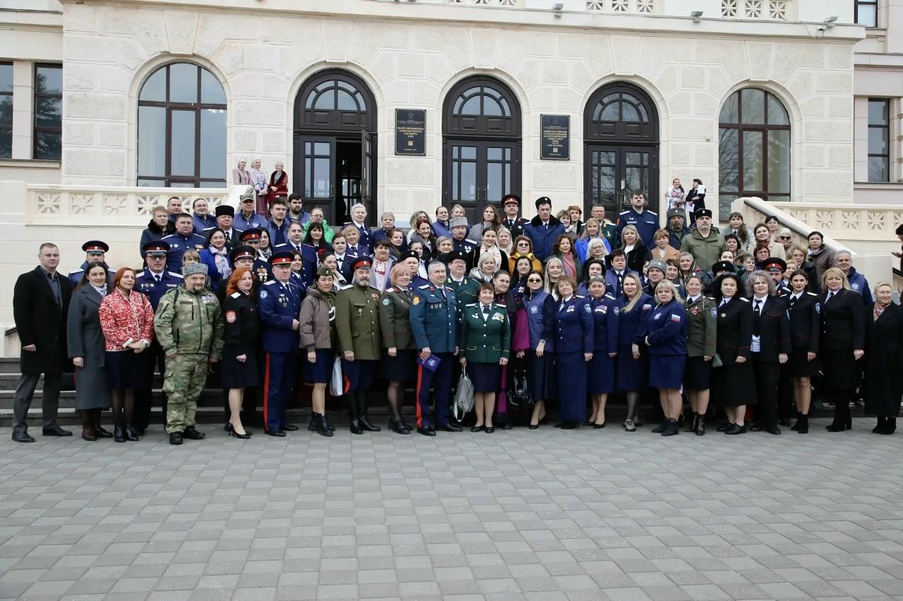 Общее фото участгиков Форума