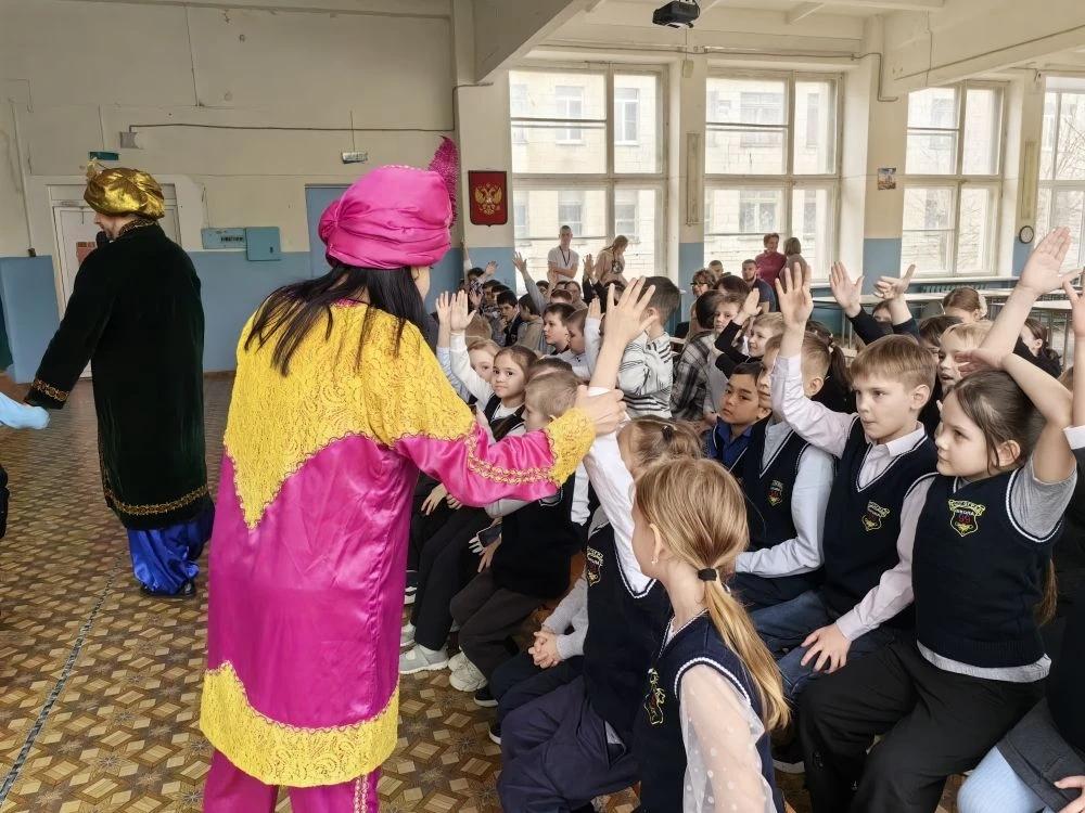 Театральная студия «Прайд» показала интерактивный спектакль «Мартафля»