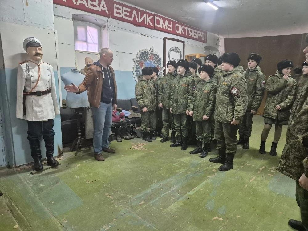 экскурсовод и кадеты