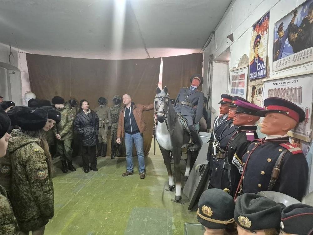 экскурсовод и кадеты